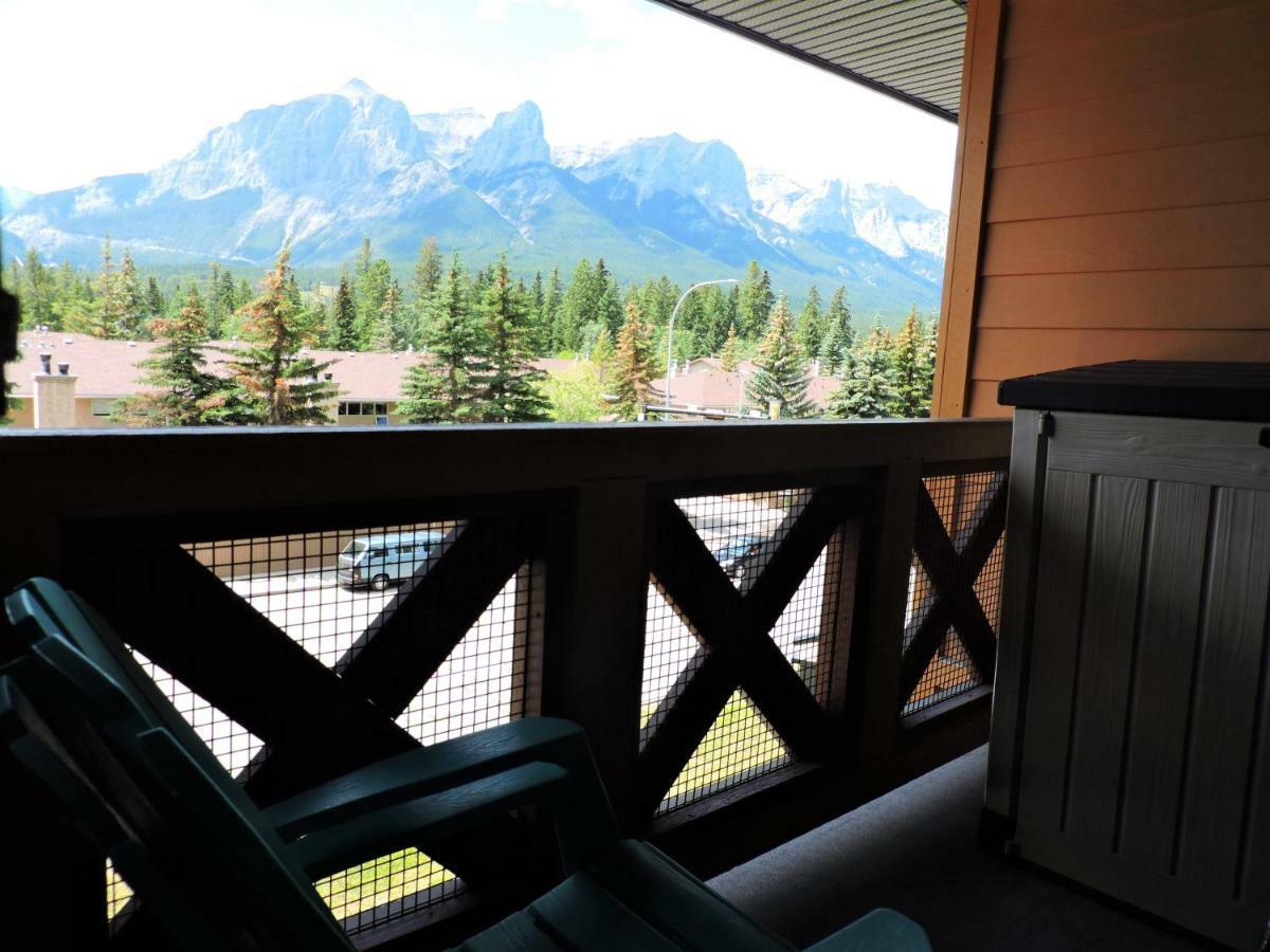 Fenwick Vacation Rental Open Hot Tub Glorious Mountain 2 Bedroom Canmore Exterior photo