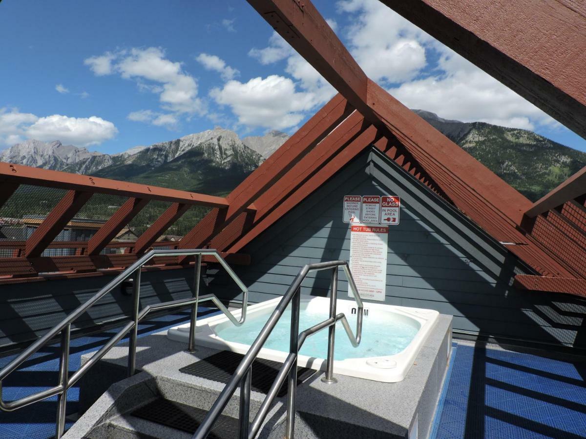 Fenwick Vacation Rental Open Hot Tub Glorious Mountain 2 Bedroom Canmore Exterior photo