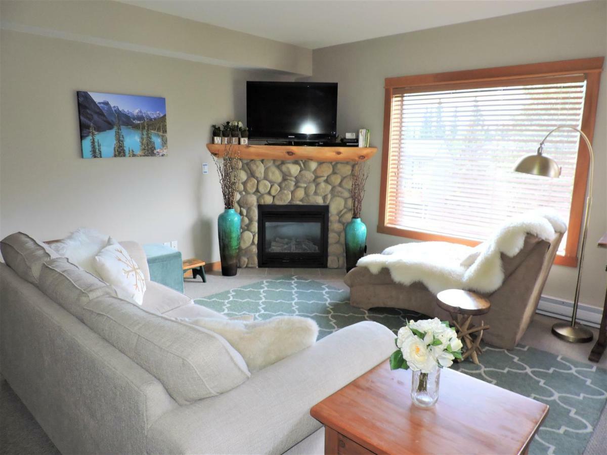 Fenwick Vacation Rental Open Hot Tub Glorious Mountain 2 Bedroom Canmore Exterior photo