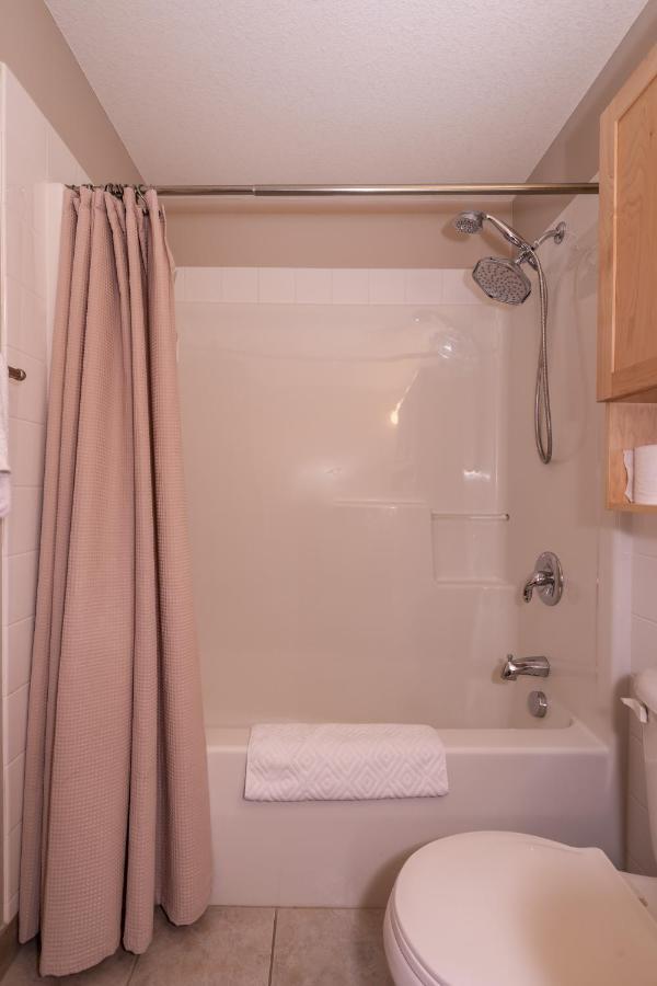Fenwick Vacation Rental Open Hot Tub Glorious Mountain 2 Bedroom Canmore Exterior photo